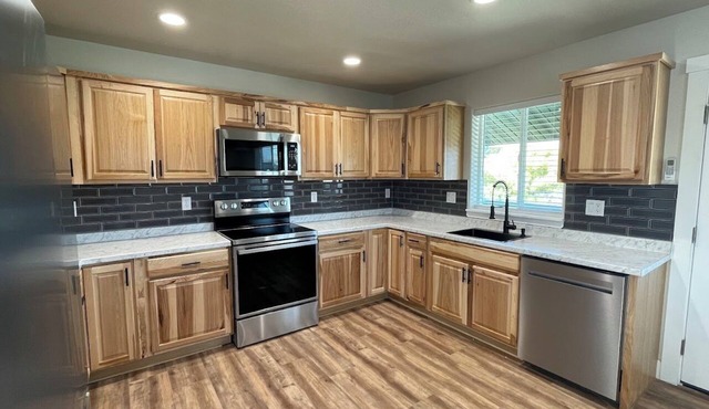 Charming 1-bedroom, new apartment above garage, in Kimberly