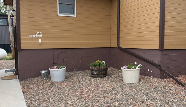 Charming 2-bedroom Getaway in Broadus