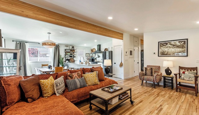 Charming 3-bedroom modern house in fantastic South Salt Lake