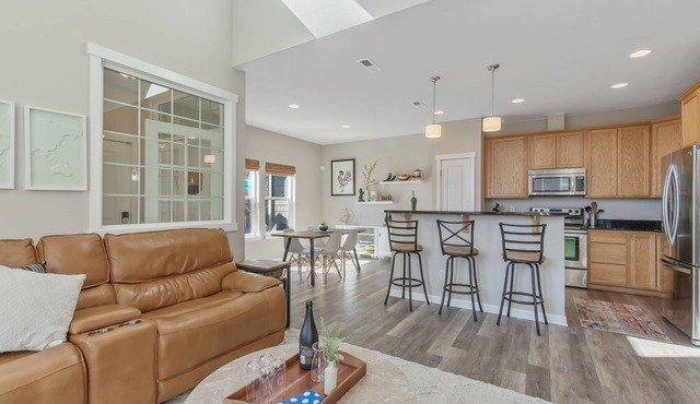 Charming 3-bedroom townhome with WiFi, AC in delightful Spokane in Spokane