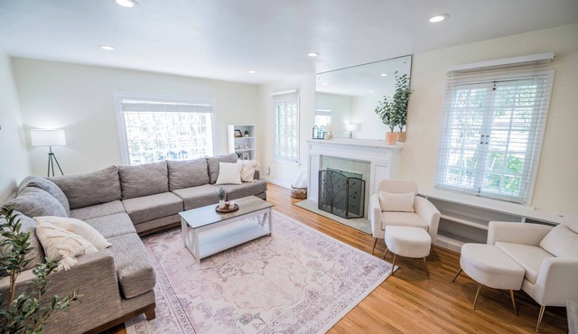 Charming 4-bedroom house with AC and WiFi in South Salt Lake