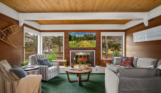 Charming 4 Bedroom Sun Valley Condo next to Sun Valley Lake