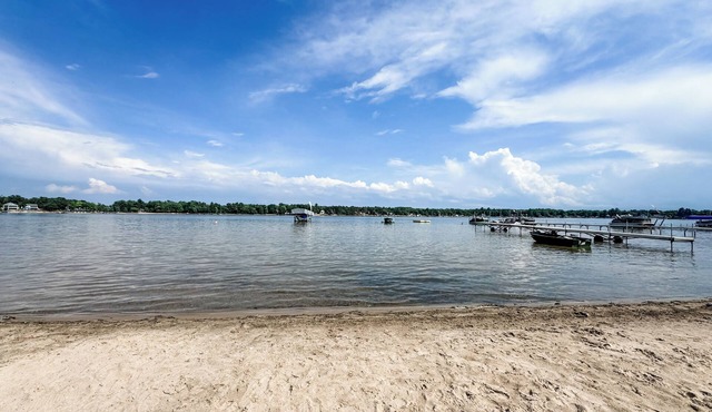 Charming Beachfront Getaway on Sand Lake - Near Tawas in National City