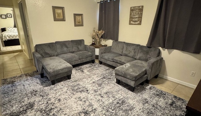 Charming & relaxing 2BR apt. in the Heart of Worland, Cozy & Convenient Stay!