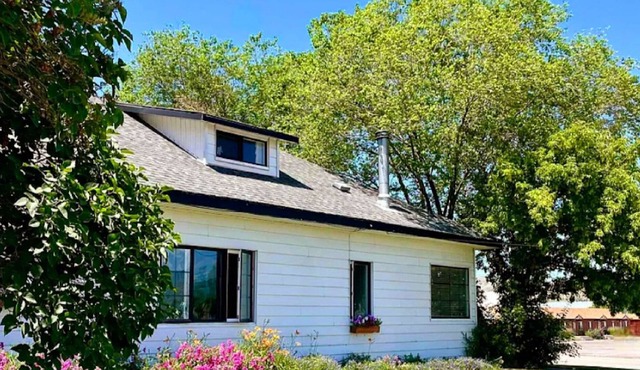 Charming Soda Springs Home