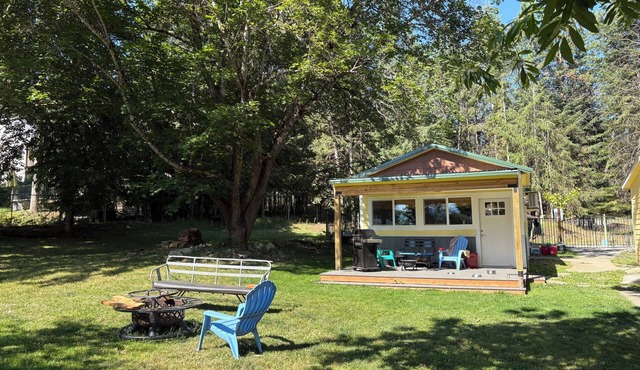 Charming studio in Bayview with a heated pool. A quiet relaxing getaway.