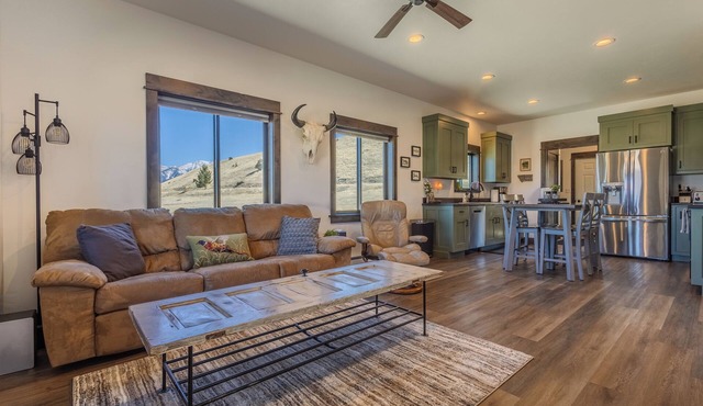 Chicory Guest Cabin - Paradise Valley, MT