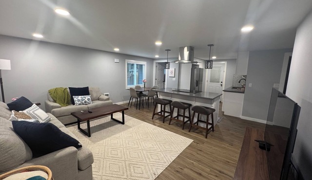 Comfort & Convenience! 2BR Near SEA Airport & Downtown Seattle in Seattle