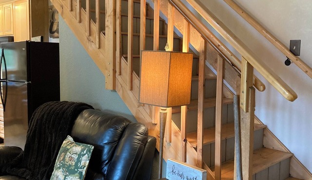 Comfortable cabin with so much to offer!