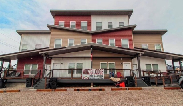 Comfy Balcony Suite Unit 2 ready to enjoy BBQ with sunrise or sunsets views