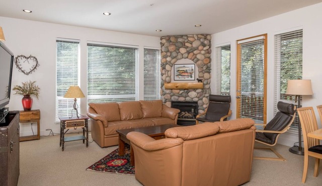 Corner Condo with Mountain Views