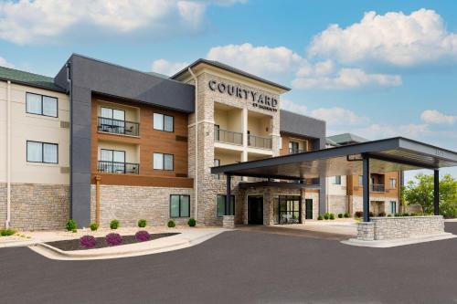 Courtyard by Marriott Springfield Airport in Springfield