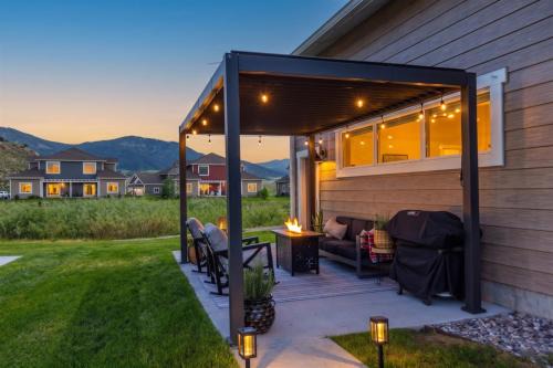 Cowboy Den by the Creek