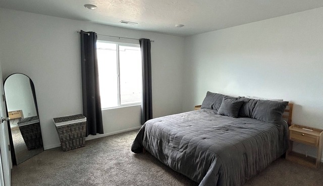 Cozy 3-bedroom townhome in peaceful Saratoga Springs.