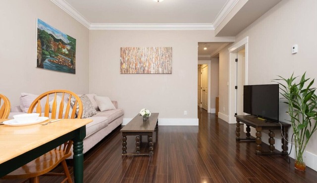 Cozy 3 Bedrooms Suite –Near Airport & shops in Vancouver