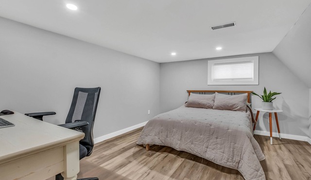 Cozy 4 BR Home in Cornwall in Cornwall