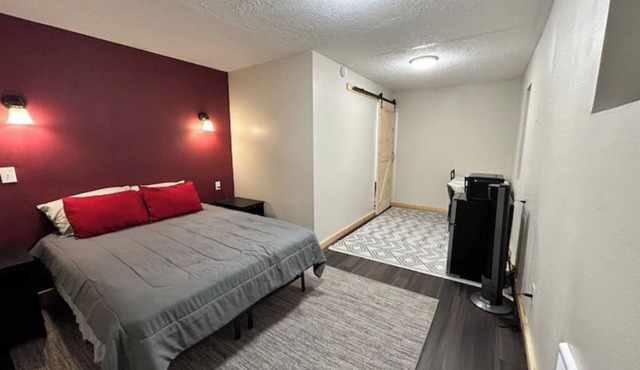 Cozy apartment near GNP! in Browning