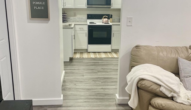 Cozy Basement Apartment