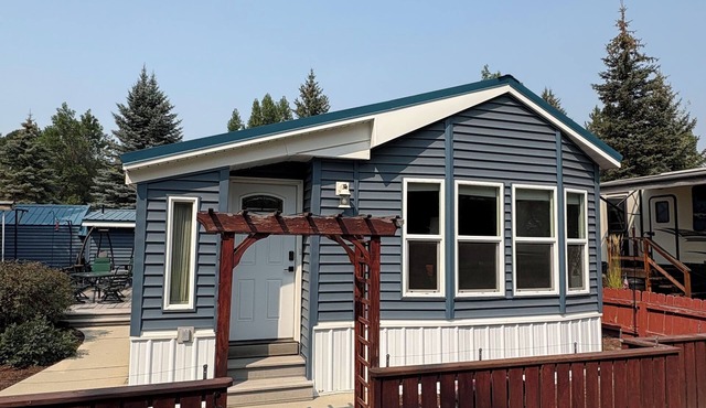 Cozy Cascade Cottage
