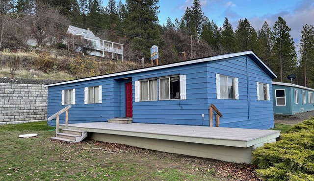 Cozy CDA Waterfront Home in Harrison