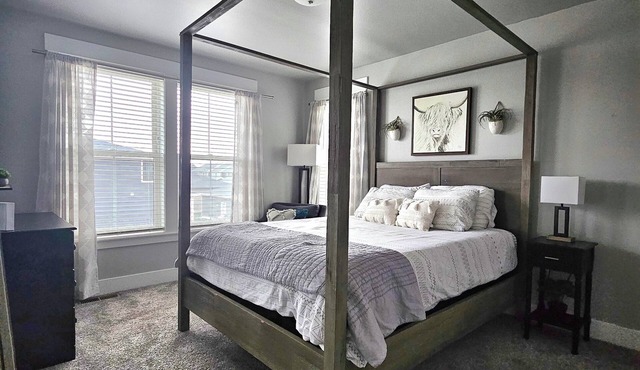 Cozy Duplex nestled in a nice community on the edge of Billing.