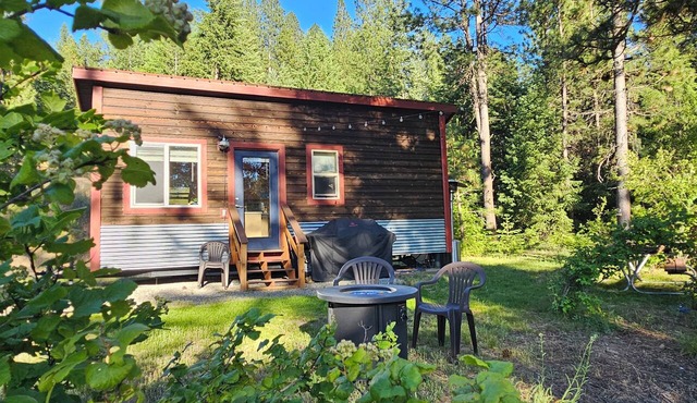 Cozy Mountain Tiny Home in Post Falls