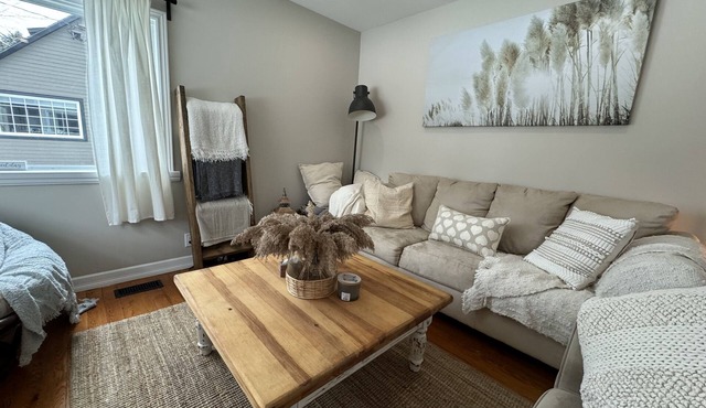 Cozy Vacation home on the River in Creemore in Creemore