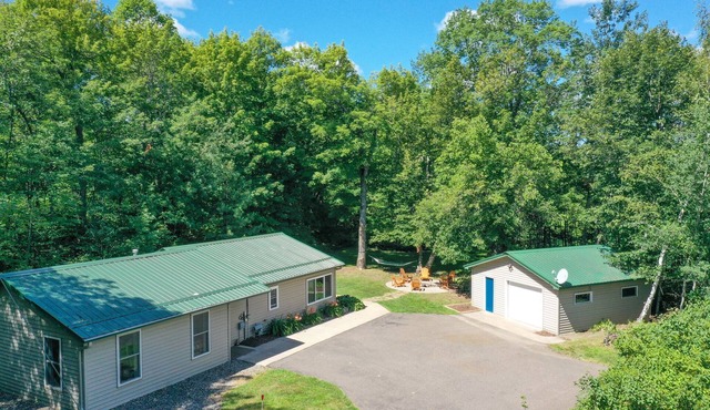 Dates in July Open! Cabin on the Lake, Dock, Arcade, Kid & Dog Friendly in Garrison