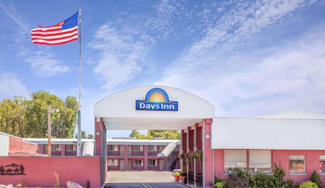 Days Inn by Wyndham Burns