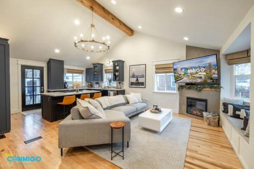 Design & Location| Hot Tub | Yard | Family Getaway