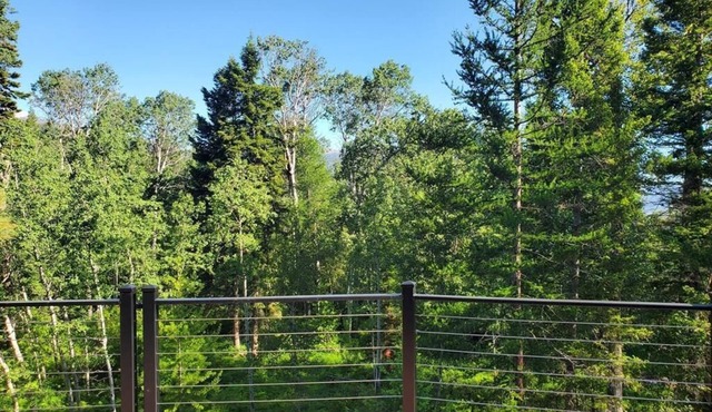 Dog Friendly 5 Acre- Sunset Deck, Sleeps 16 in Victor