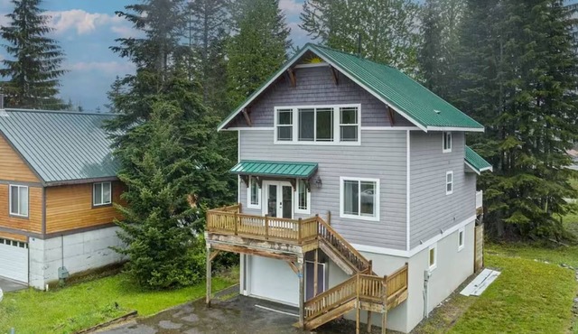 East Peak Hideout -ski in/ski out + games room in Snoqualmie Pass