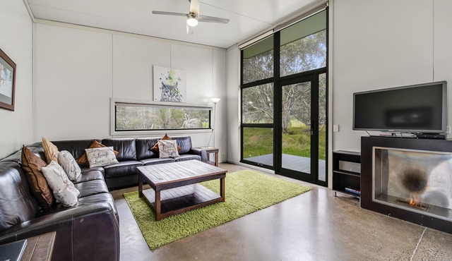 Ecocrackenback 2 'Sustainable chalet close to the slopes.' in Crackenback