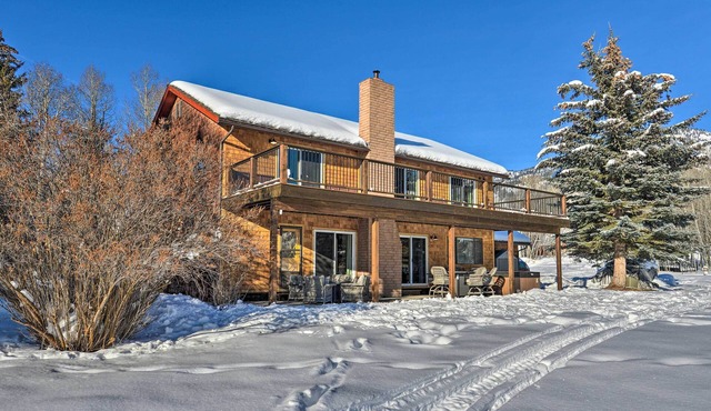 Elevated Alpine Escape: Mtn Views + Game Room!