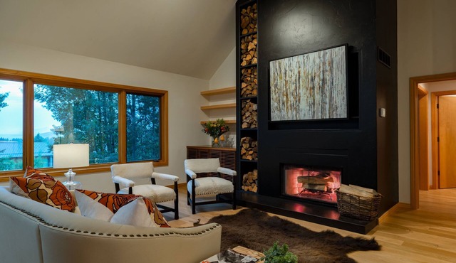 Elevated Living in the Heart of Jackson Hole! Spend the Season 4bed
