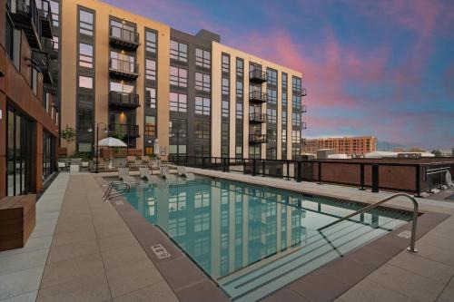 Elevated SLC Stay - Pool & Sauna Retreat