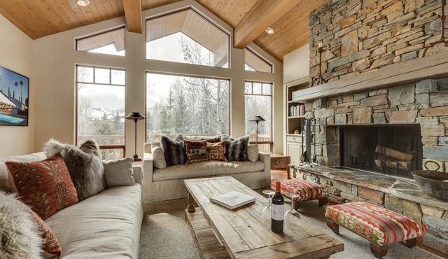 Elkhorn Summer Amenities and Mtn Views