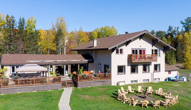 Enchanting Lakefront Property in the Heart of Nature in Sainte-Adele