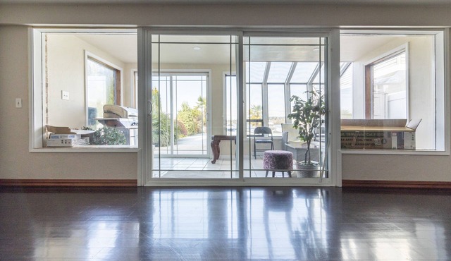 ENTIRE LAKEFRONT HOME in Seattle