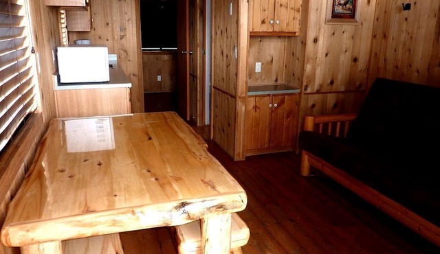 Equipped Cabin Ideal for a Rustic ans Serene Getaway in Montana