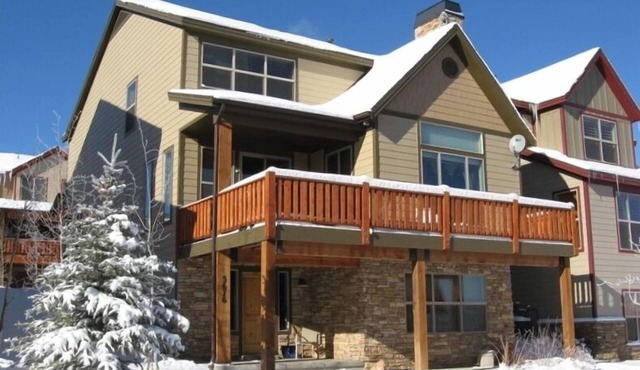 Exceptional Ski Home 4BR Sleeps 10 WINTER Monthly Rate Available