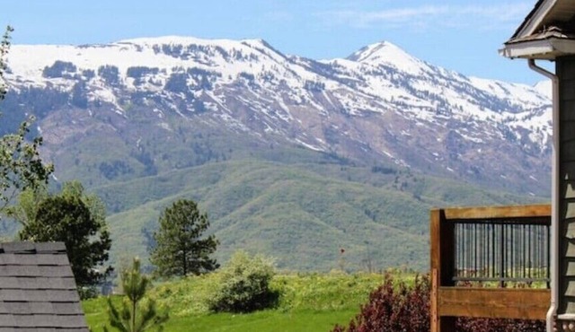 Exclusive Home @ Wolf Creek Resort, Powder Mountain, Snowbasin, Nordic Valley
