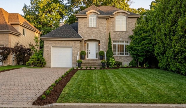 Executive Designer Home in Pincourt Fully Furnished in Pincourt