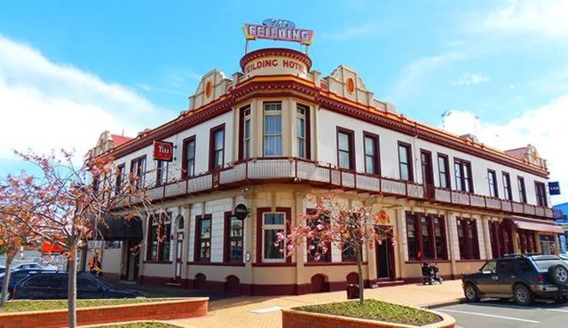 Feilding Hotel in Feilding