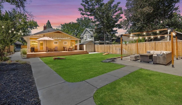 Fetch, Dine, & Unwind | Walkable Cottage Steps to North End Favs | Fun Times in Backyard!