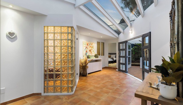 Five-Bedroom Haven in Greenhithe in Auckland