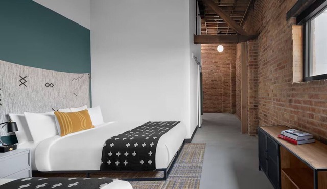 Free Parking & Dog-friendly, 2 Boulder Rooms at evo Hotel