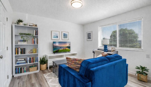 Fresh 1BR/1BA in Downtown Tacoma - 8