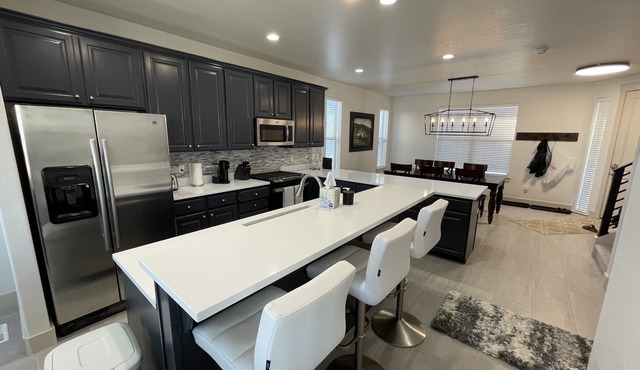 FULLY RENOVATED JAN 2023 5 Bed, 5.5 Bath AND NEW Hot Tub