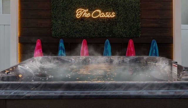 Fun & Spacious Family Oasis + Hot Tub + Ping-Pong in South Jordan